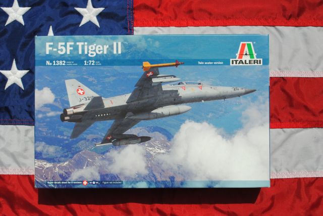 Italeri 1382 F-5F TIGER II